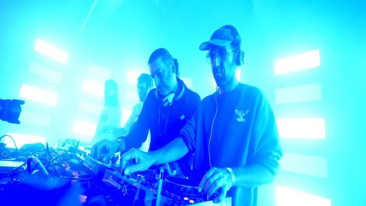 Thomas Bangalter, do Daft Punk, retorna aos palcos sem máscara após 24 anos no local em que se apaixonou pela dance music em Paris