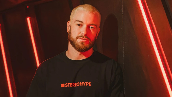James Hype anuncia novo setup de DJ com 16 toca-discos