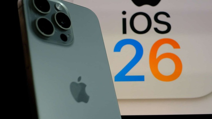 Apple lança iOS 26.4 com gerador de playlists com IA e novos emojis